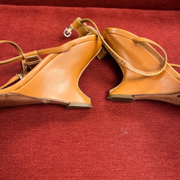 Salvatore Ferragamo Savana tan leather wedge strappy ankle heels size 10b - Picture 7 of 8